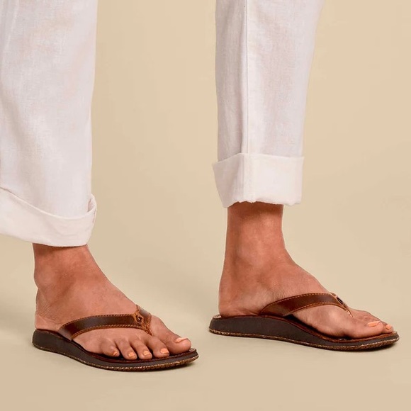 Women’s Paniolo OluKai leather sandals. Size 8. Natural color - Picture 2 of 5